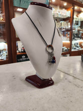 Cargar imagen en el visor de la galería, PENDENTE UNISEX MORELLATO "HAPPY CHARMS"
