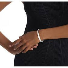 Lade das Bild in den Galerie-Viewer, BRACCIALE DONNA CALVIN KLEIN "ELONGATED  DROPS" BANGLE
