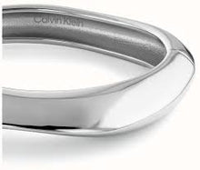 Lade das Bild in den Galerie-Viewer, BRACCIALE DONNA CALVIN KLEIN "SCULPTED" BANGLE
