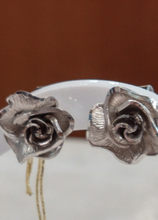 Carica l&#39;immagine nel visualizzatore di Gallery, Orecchini Ungari &quot;Rose&quot;
