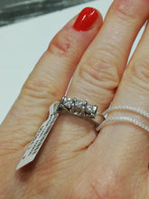Carica l&#39;immagine nel visualizzatore di Gallery, Anello Trilogi In Oro Bianco E Diamanti &quot;Barbara Gioielli&quot; Ct. 0,42
