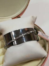 Carica l&#39;immagine nel visualizzatore di Gallery, Ottaviani Bijoux Bracciale Schiava Acciaio Con Decoro Cristalli Bianchi
