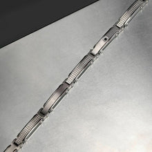 Carica l&#39;immagine nel visualizzatore di Gallery, Bracciale Uomo Morellato Acciaio Con Cristallo Nero Serie &quot;Urban&quot;
